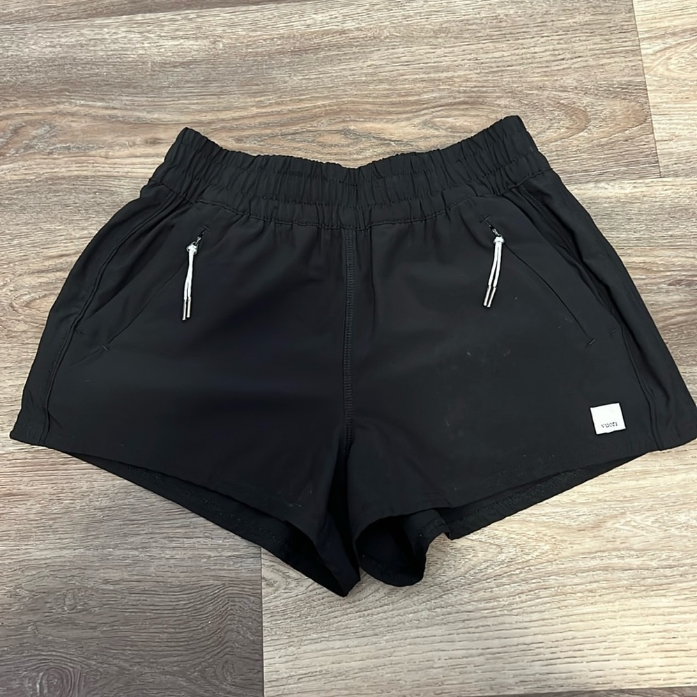 Vuori XS Black Athletic Shorts
